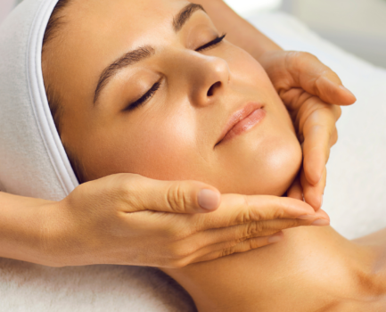 Klassische Kosmetik-Behandlung.